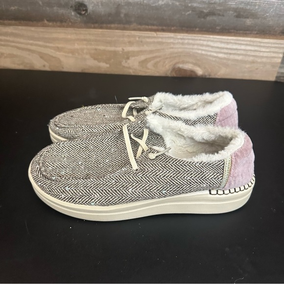 HEY DUDE Womens 8 Brown Herringbone Wendy Rise Slip On Lightweight Loafers Lined - Picture 2 of 9